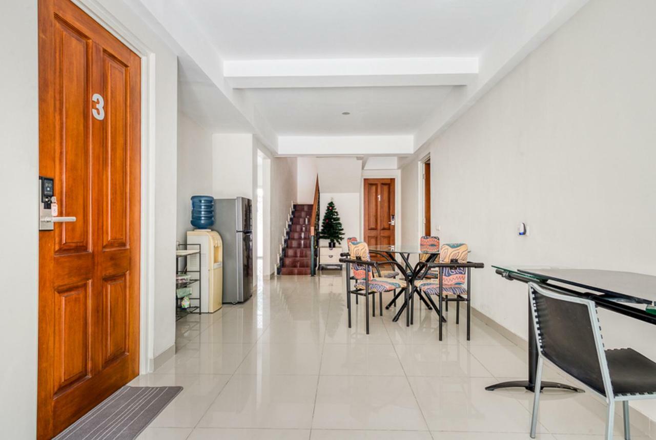 Reddoorz Near Untag Surabaya Hotel Exterior photo